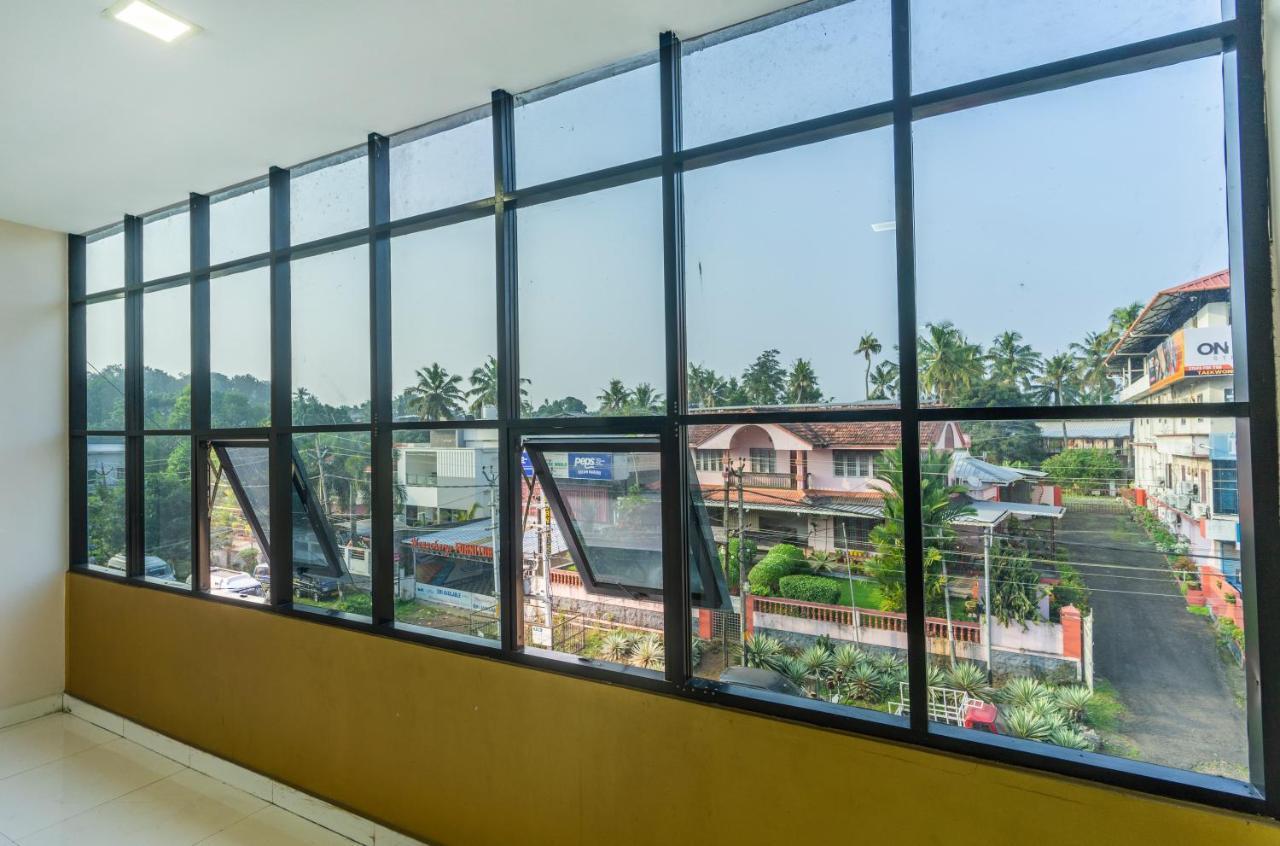 Hotel Kochi Crown Eksteriør billede